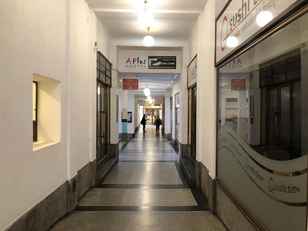 A Plus Hostel - Centrum Prag Exteriör bild