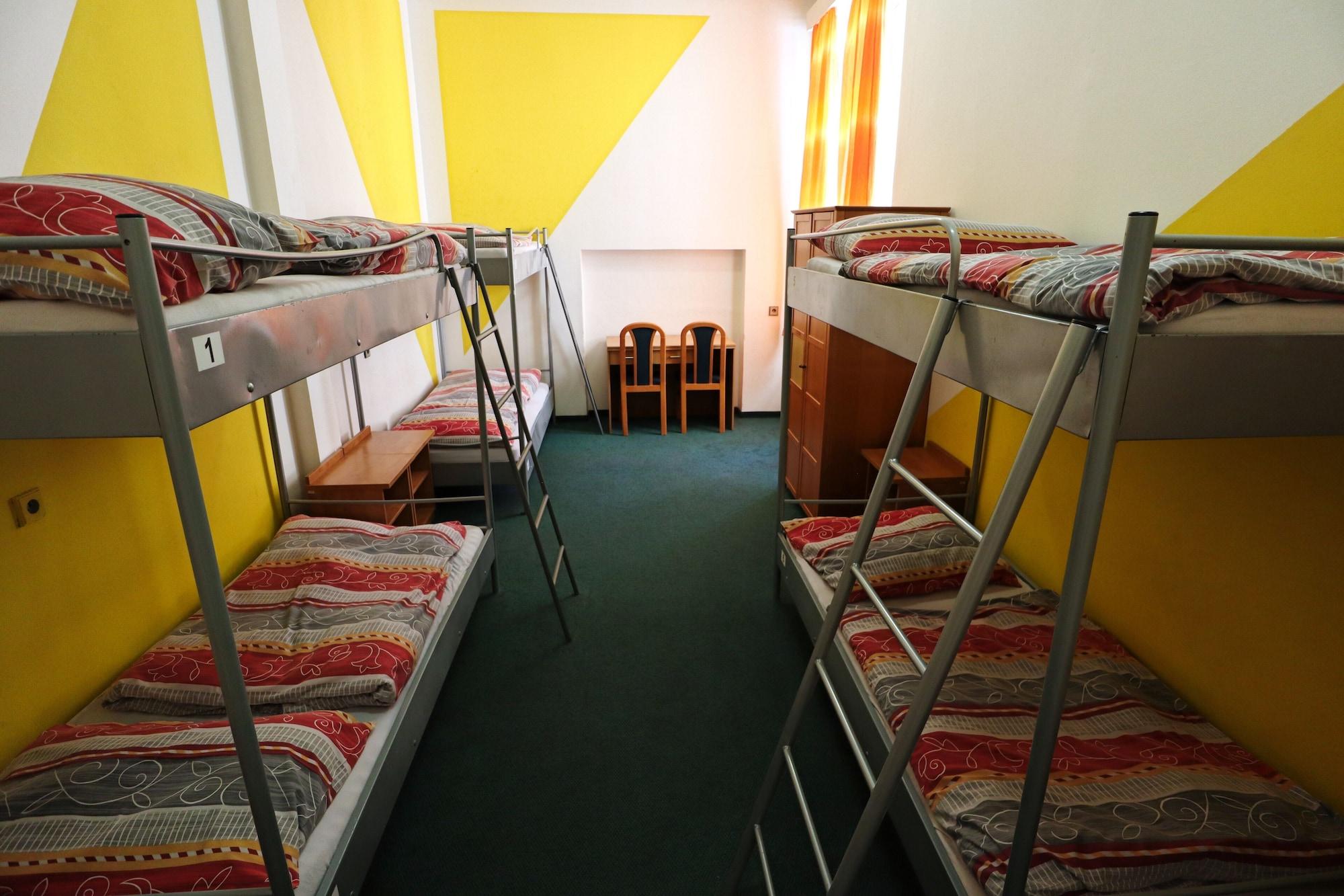 A Plus Hostel - Centrum Prag Exteriör bild