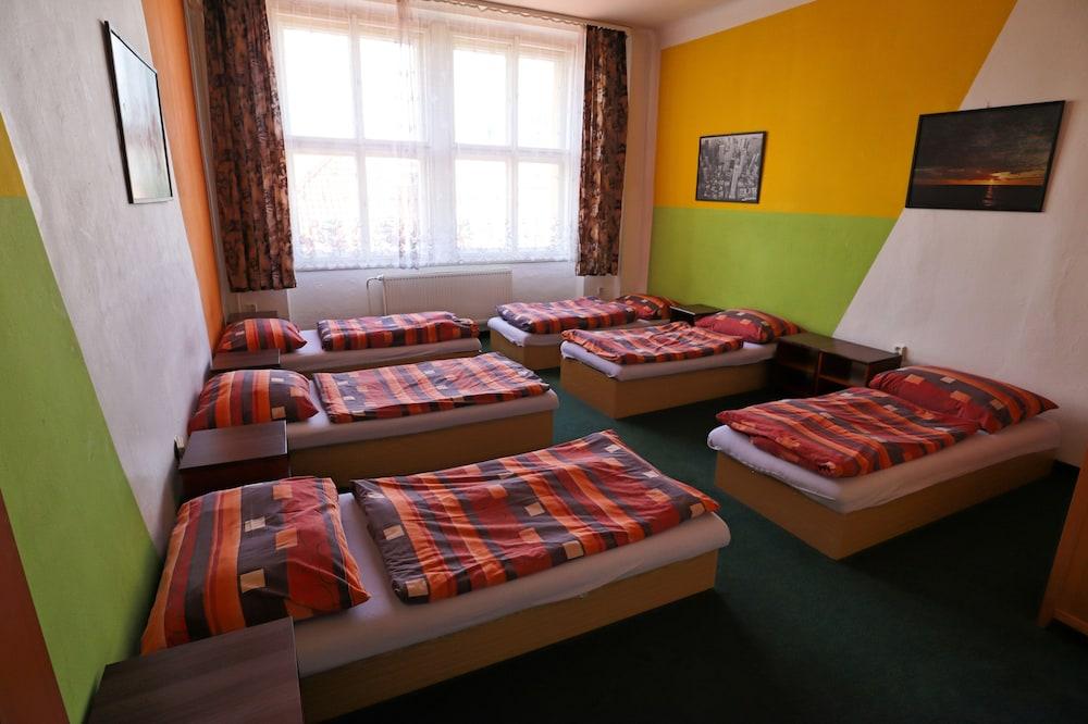 A Plus Hostel - Centrum Prag Exteriör bild