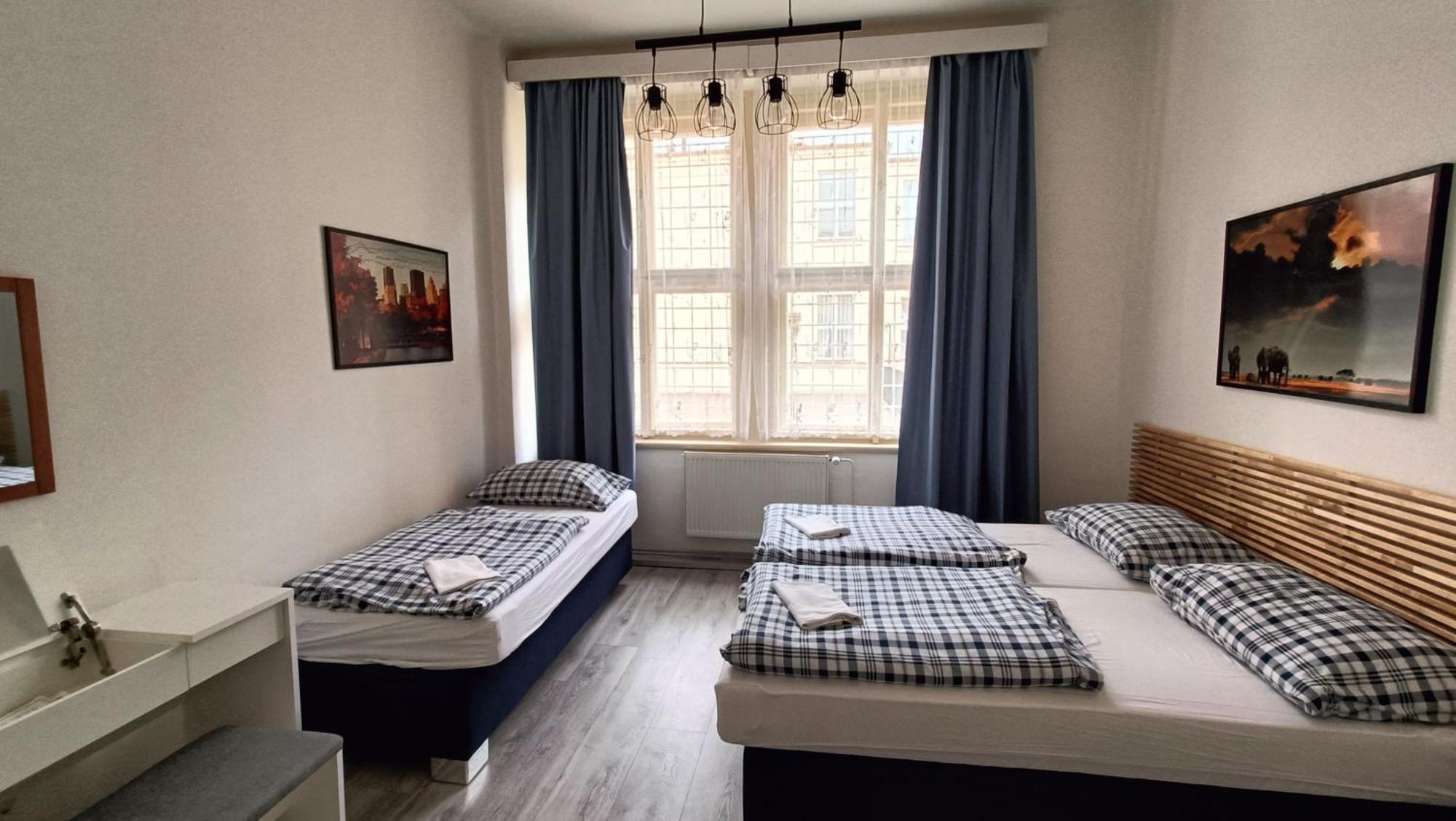 A Plus Hostel - Centrum Prag Exteriör bild