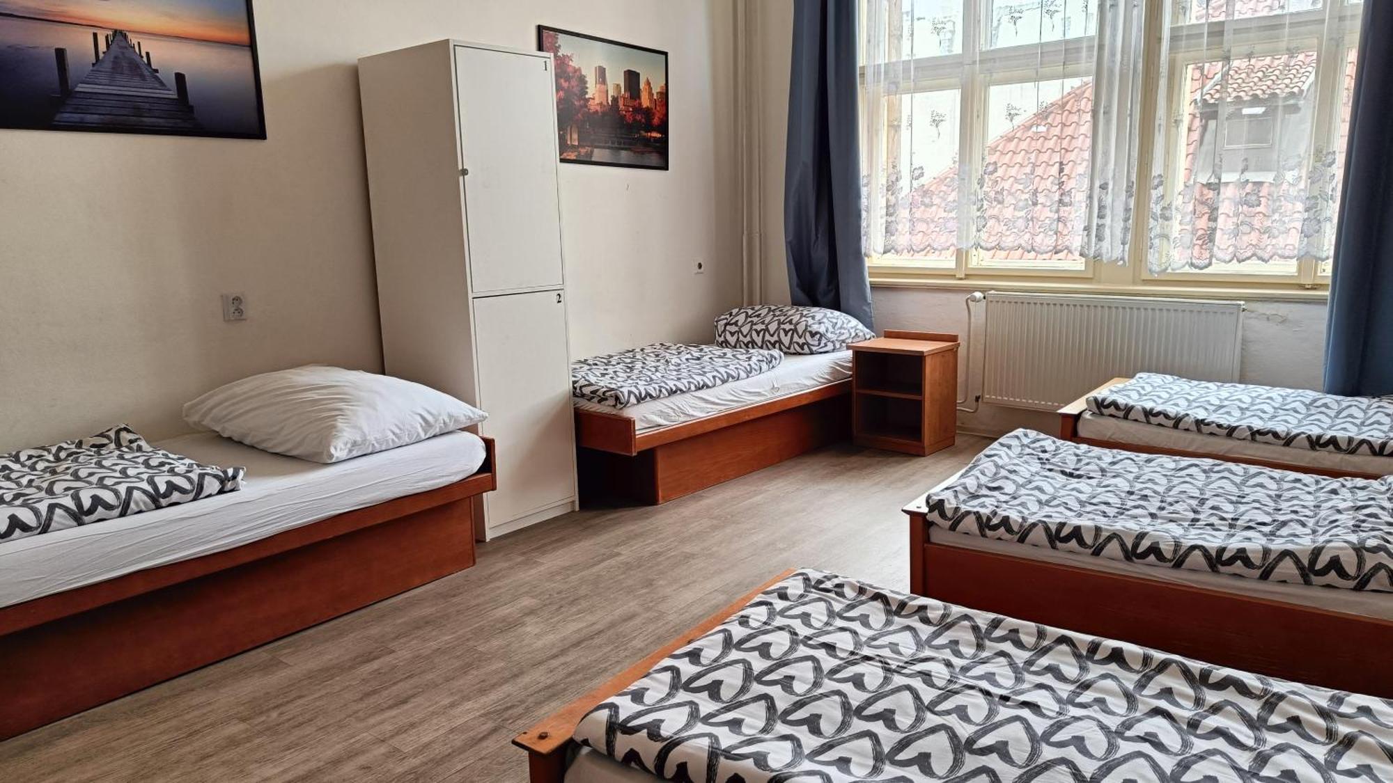 A Plus Hostel - Centrum Prag Exteriör bild