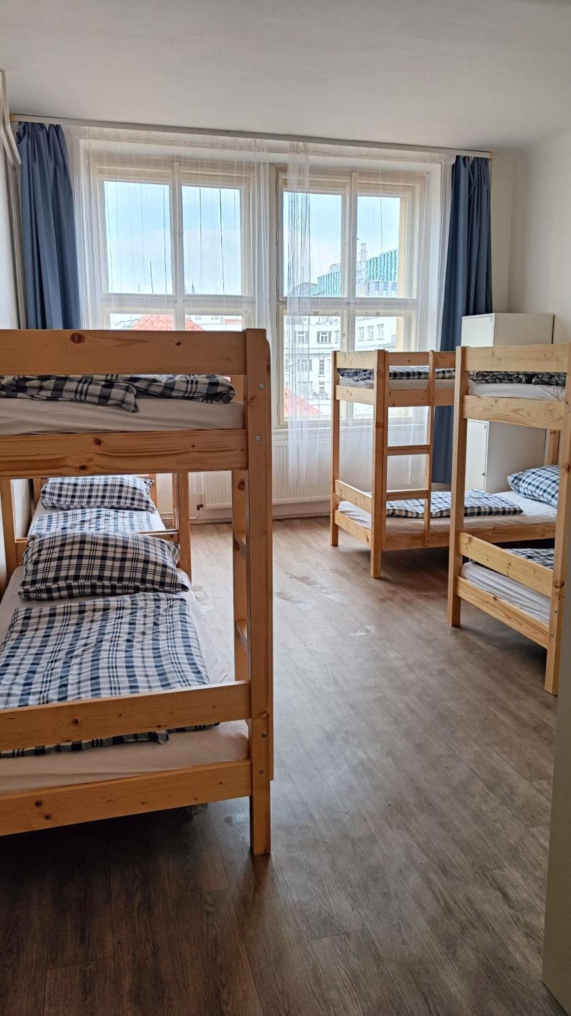 A Plus Hostel - Centrum Prag Exteriör bild