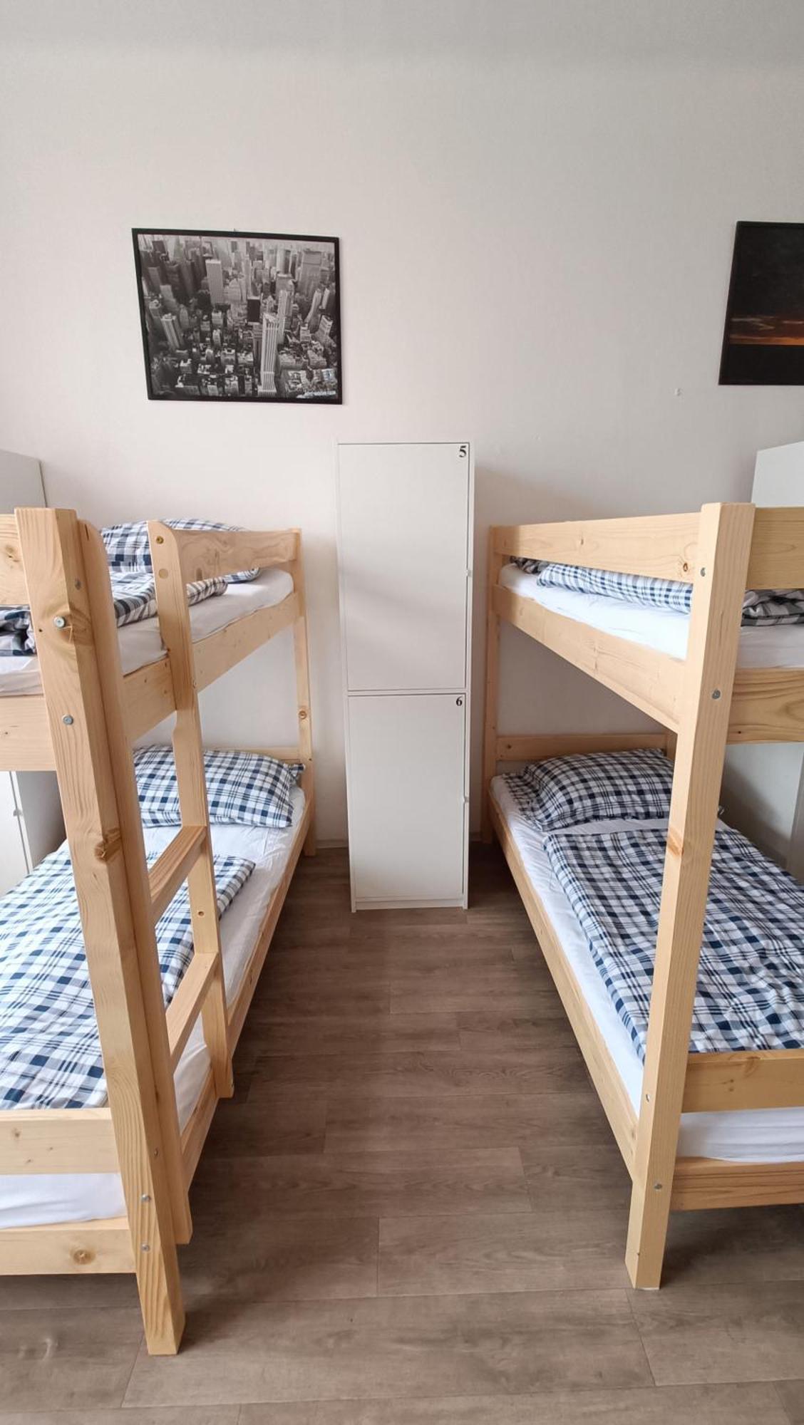 A Plus Hostel - Centrum Prag Exteriör bild