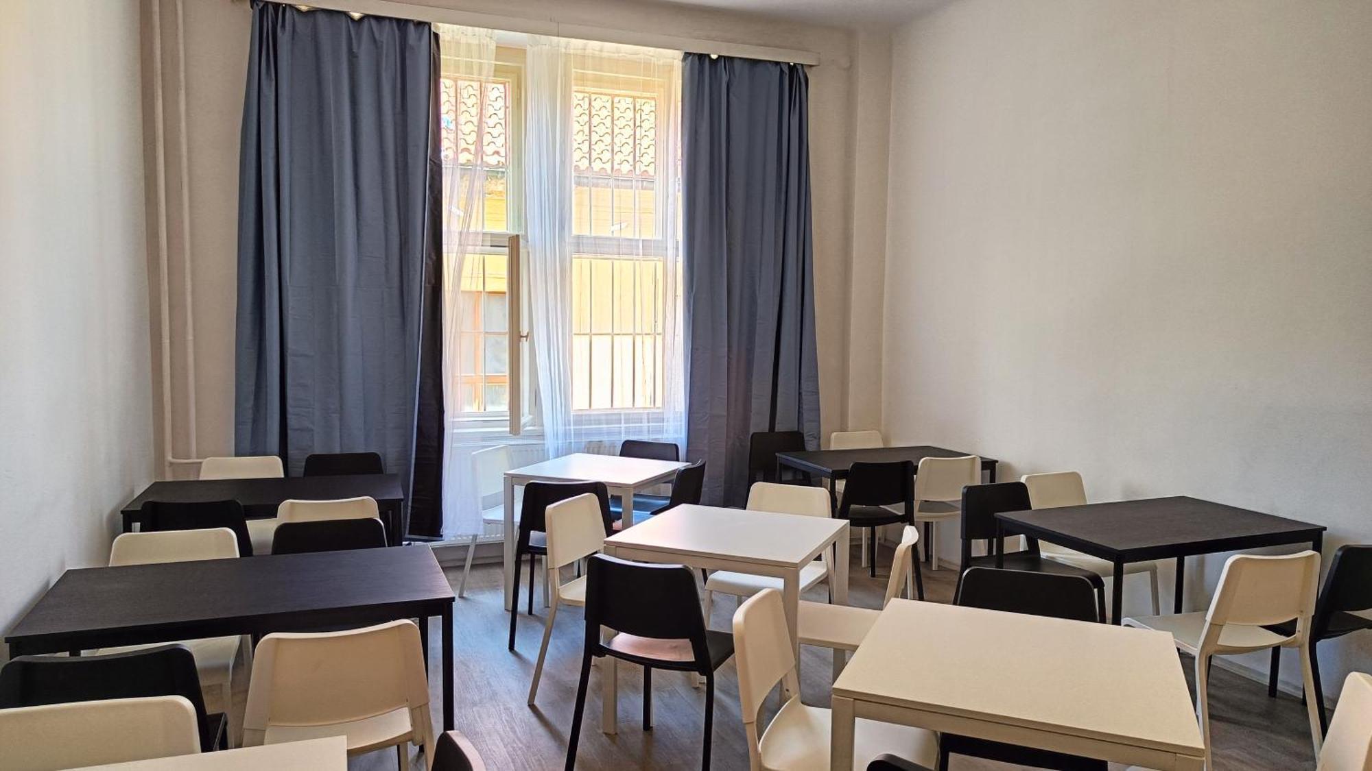 A Plus Hostel - Centrum Prag Exteriör bild