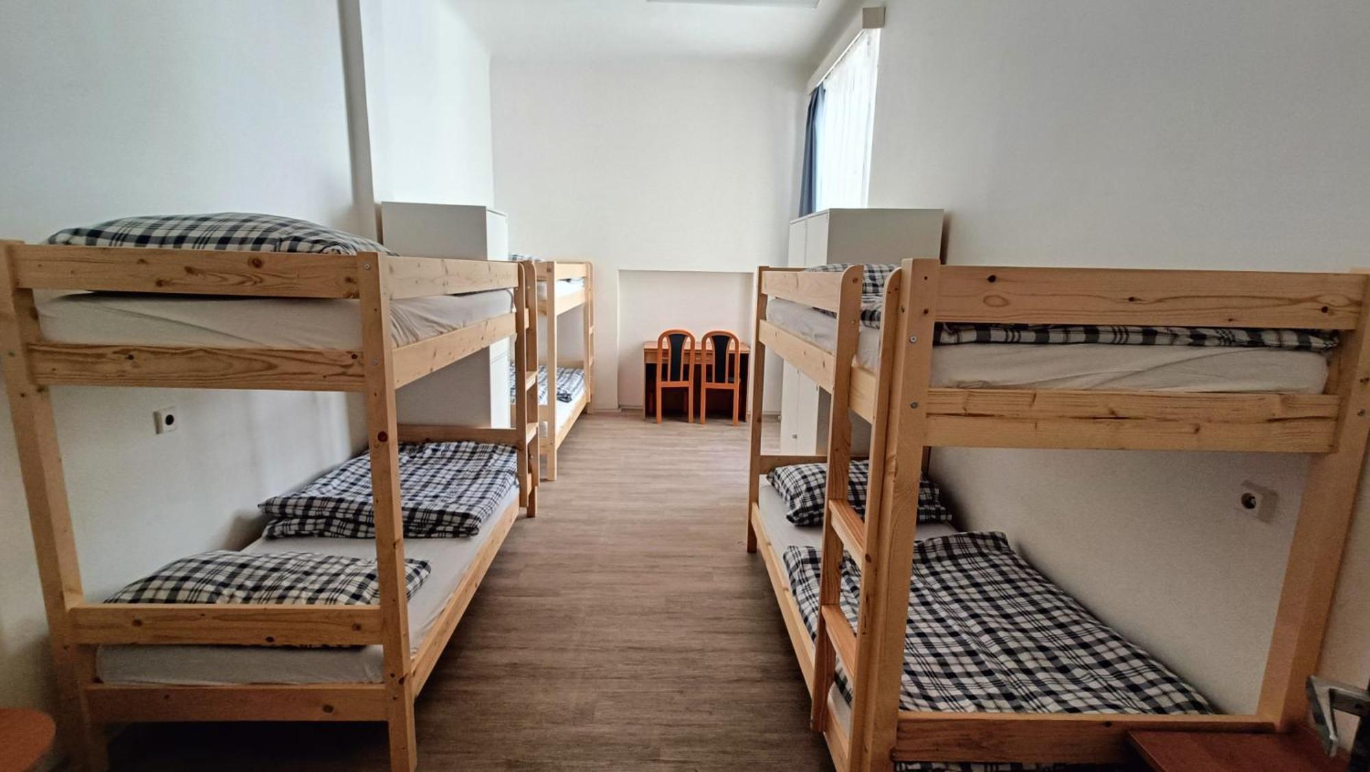A Plus Hostel - Centrum Prag Exteriör bild