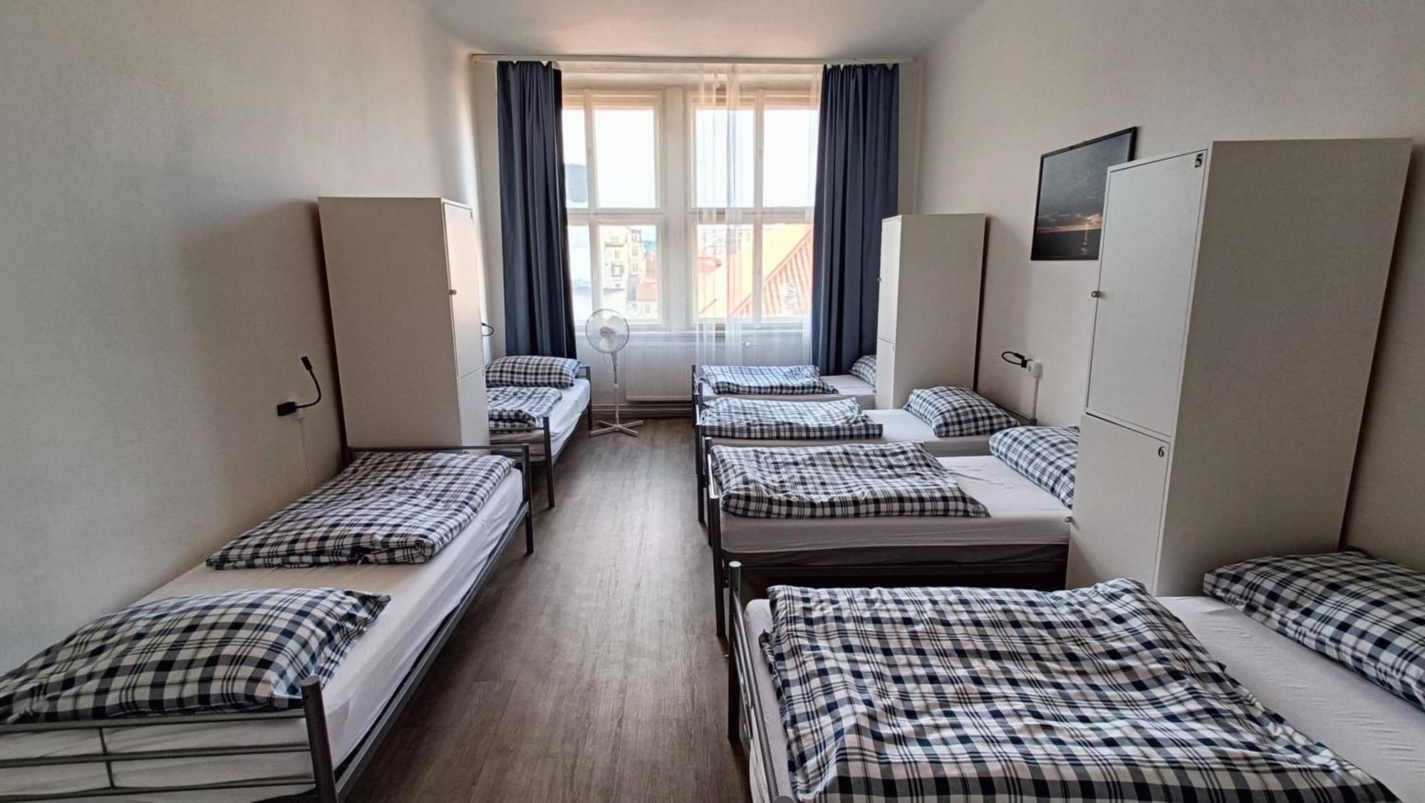 A Plus Hostel - Centrum Prag Exteriör bild