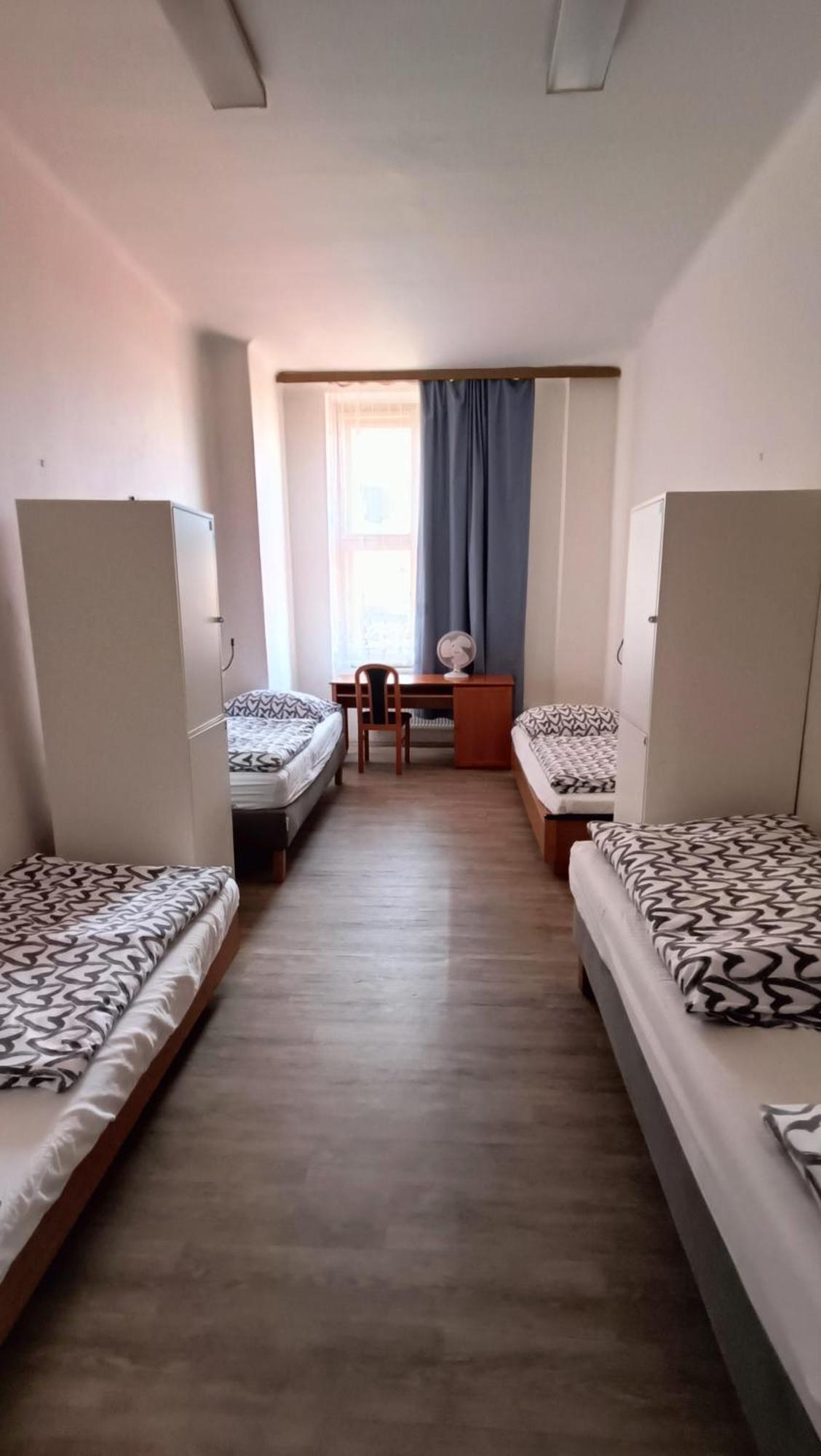 A Plus Hostel - Centrum Prag Exteriör bild