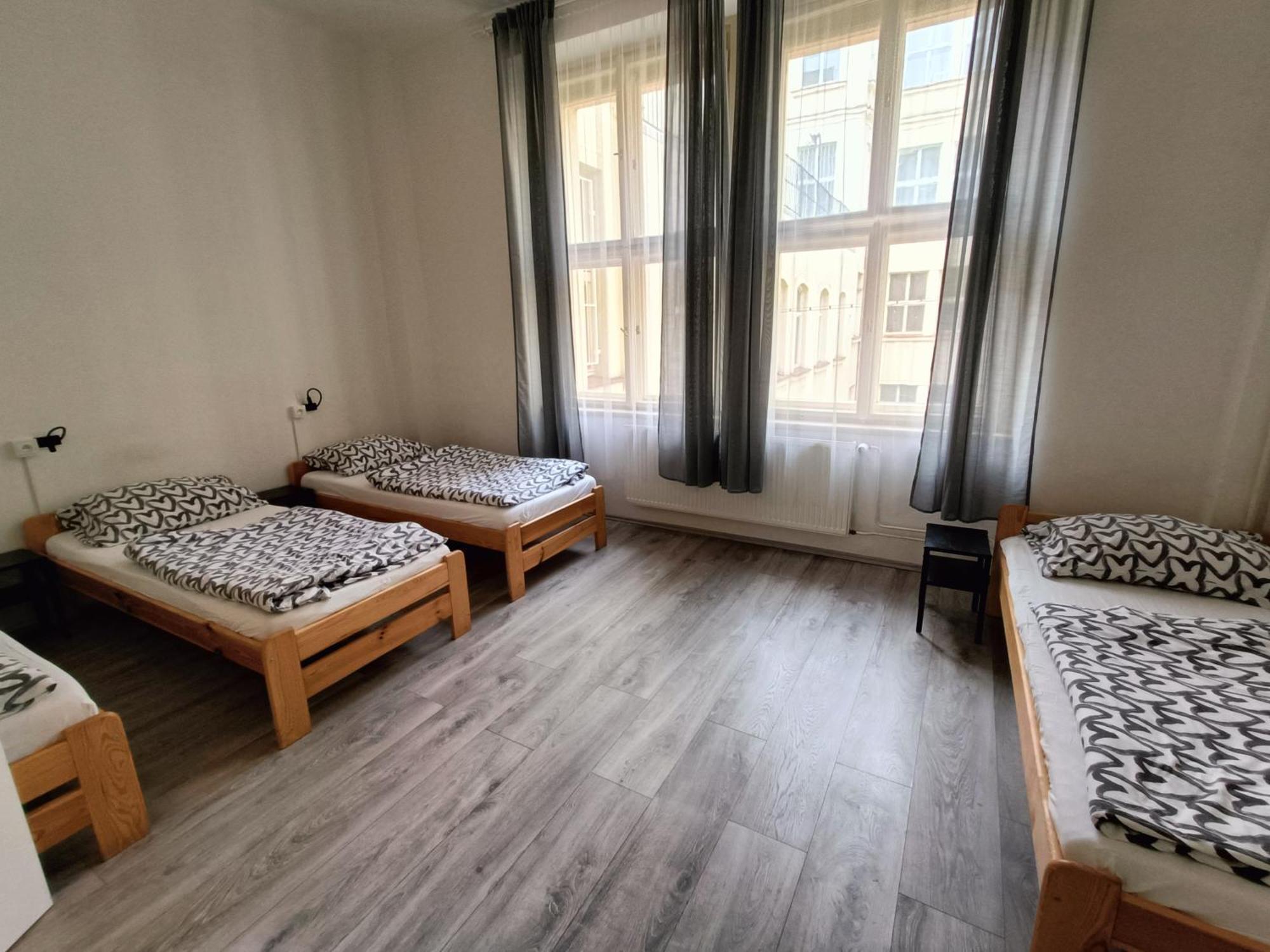 A Plus Hostel - Centrum Prag Exteriör bild